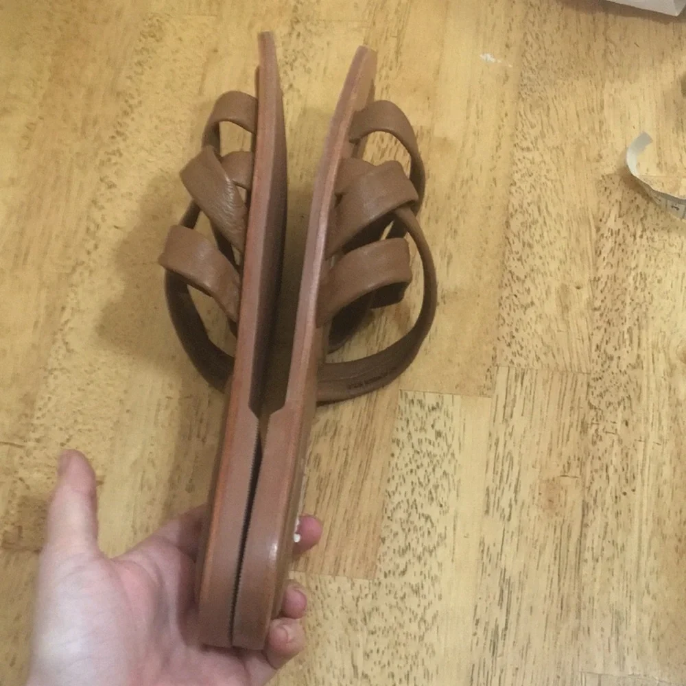 Crevo Busy Strappy Sandal Tan Sz 10